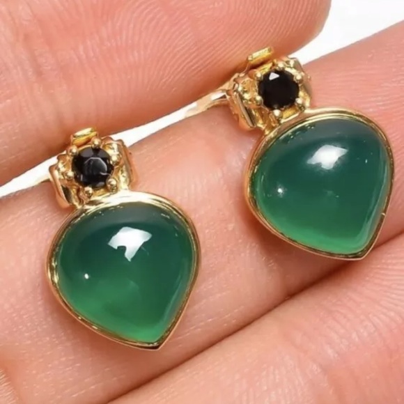 Gold plated Genuine Silver Onyx(4.8ct) Clip On Earring - Picture 2 of 2